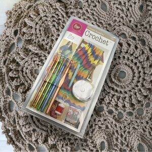 Boye Learn to Crochet Arts and Crafts Kit with 15 Projects and Supplies